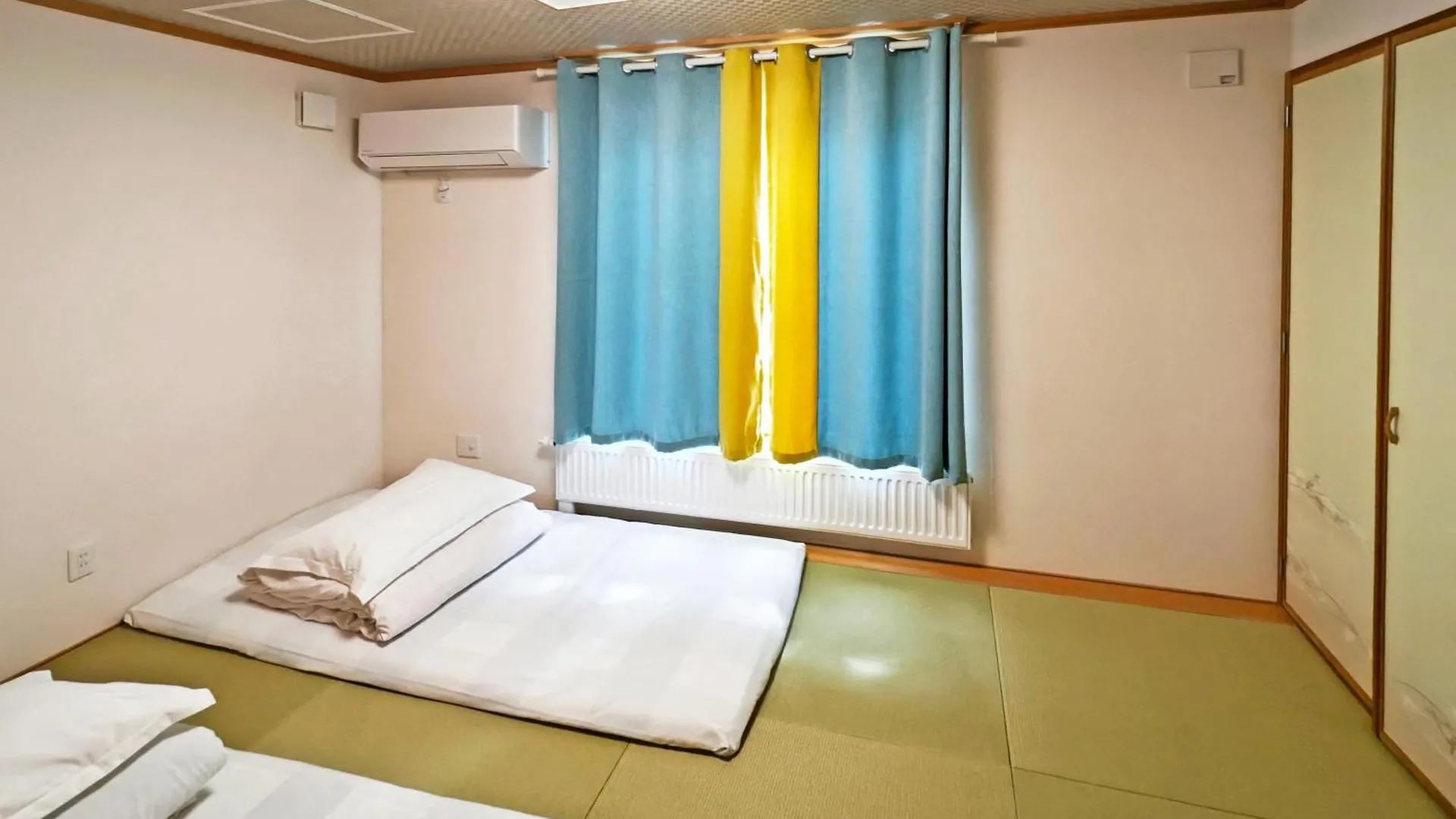 Pensionat White House Onsen Guesthouse Shiraoi