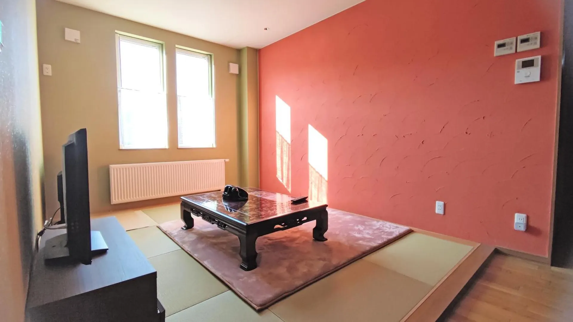Guest house White House Onsen Guesthouse Shiraoi Japan