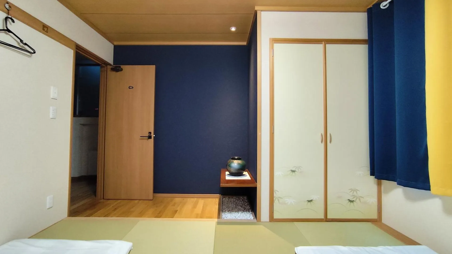 White House Onsen Guesthouse Shiraoi