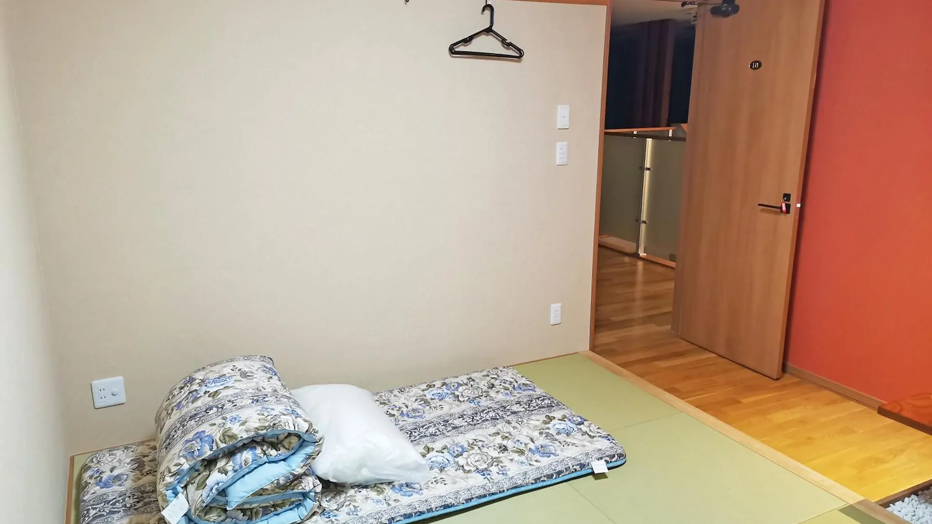 White House Onsen Guesthouse Shiraoi 0*,  Japan
