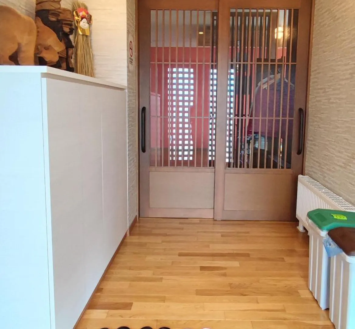 Guest house White House Onsen Guesthouse Shiraoi