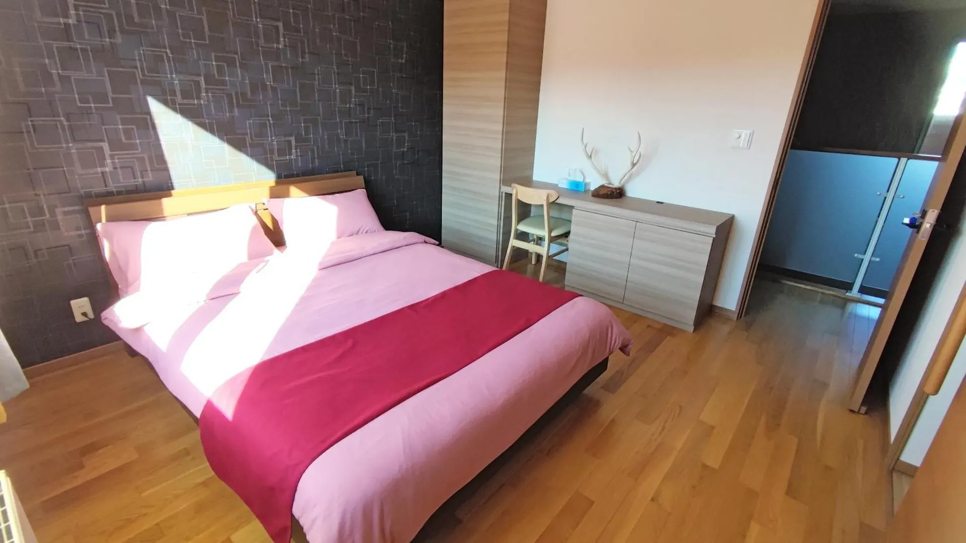 White House Onsen Guesthouse Shiraoi 0*,