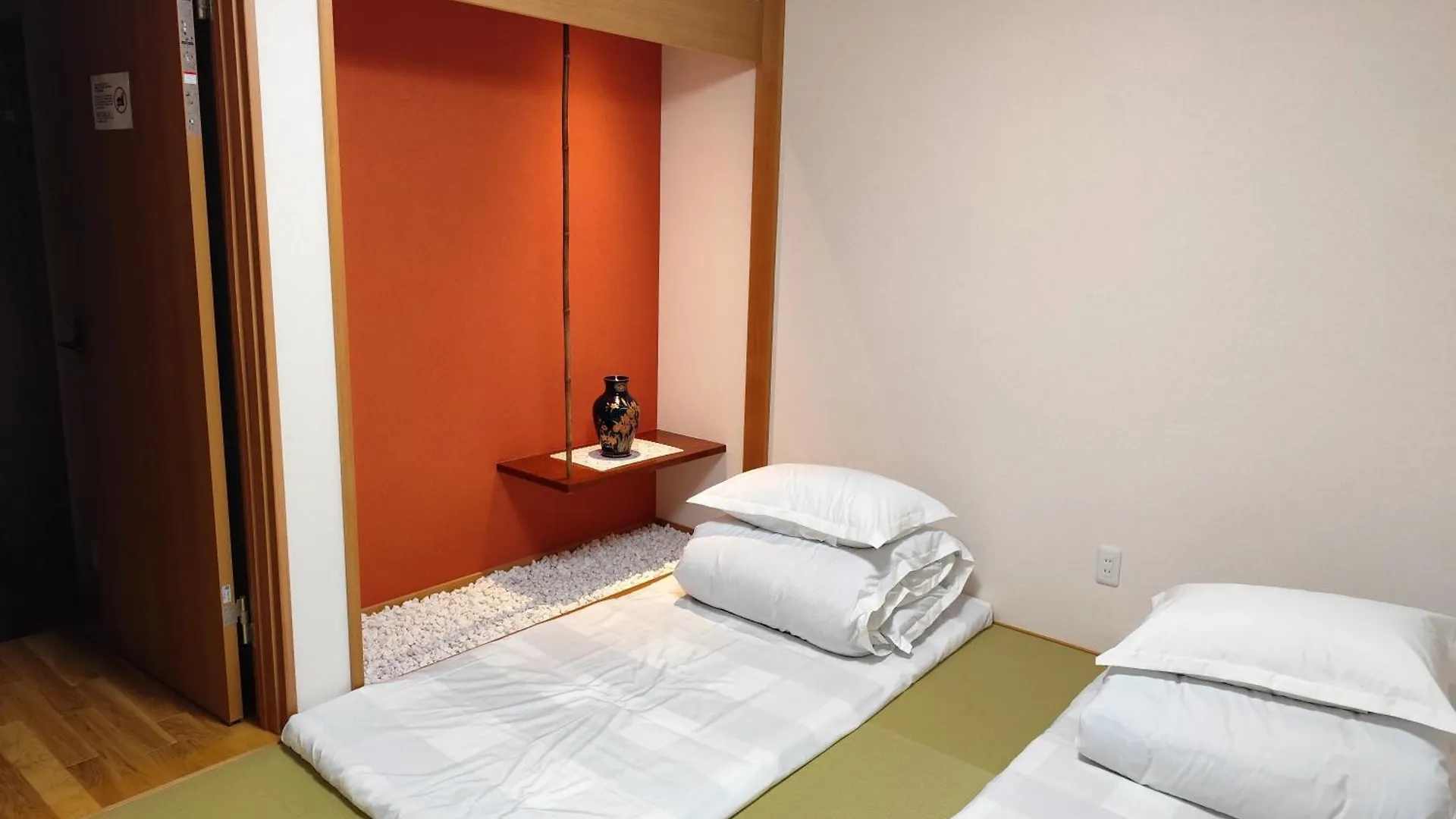 Guest house White House Onsen Guesthouse Shiraoi