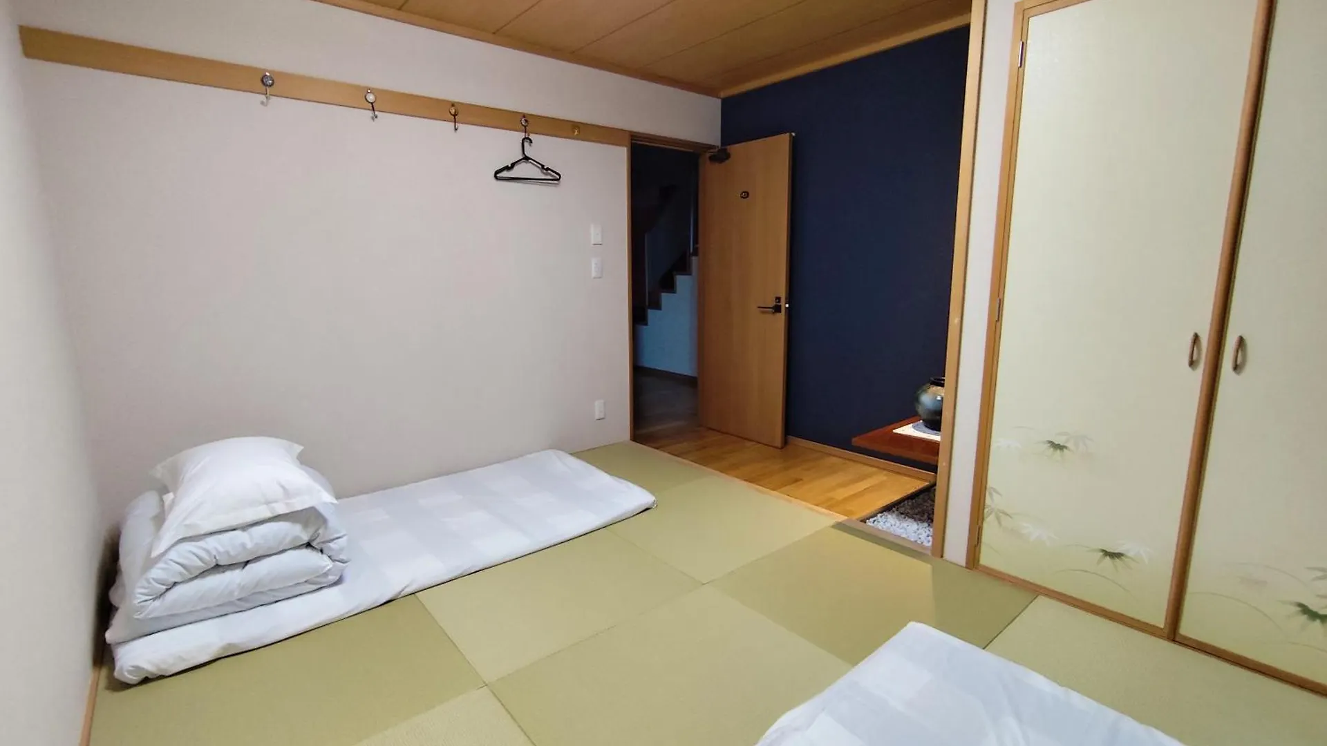 Guest house White House Onsen Guesthouse Shiraoi Japan