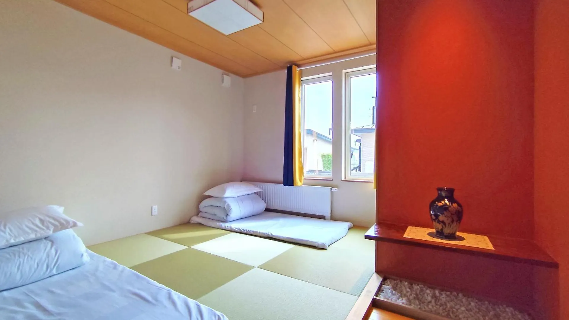 Guest house White House Onsen Guesthouse Shiraoi Japan