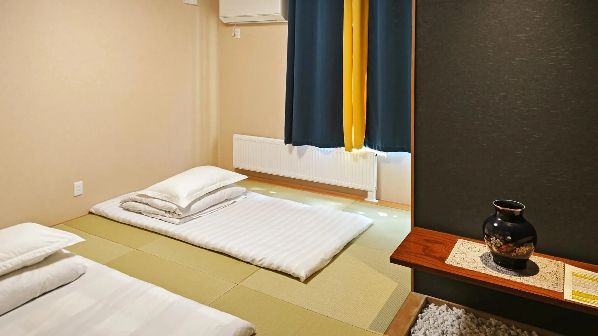 White House Onsen Guesthouse Shiraoi Guest house